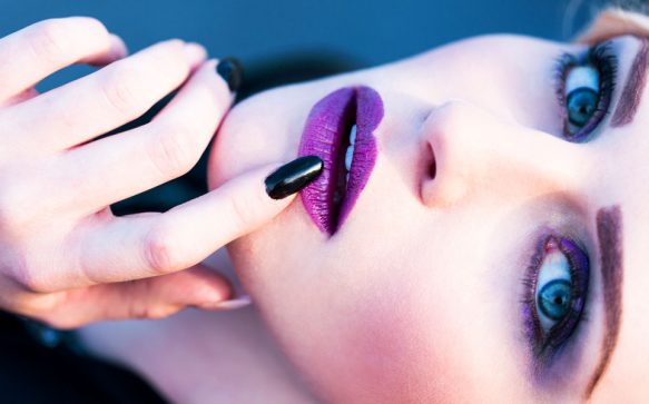 Extreme Lippenbekenntnisse mit coolen Trendfarben