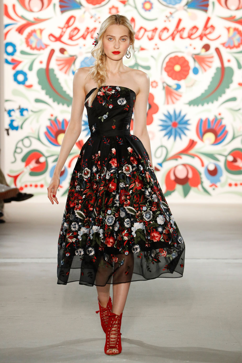 Piroschka in Berlin: Die Lena Hoschek Show SS 2018 - AJOURE.de