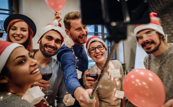 Die Weihnachts-Betriebsfeier: Top-Flirt oder Flop des Jahres?