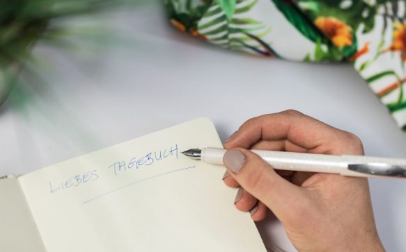Stilvoll Tagebuch schreiben mit dem Schneider Glam VIP Füller