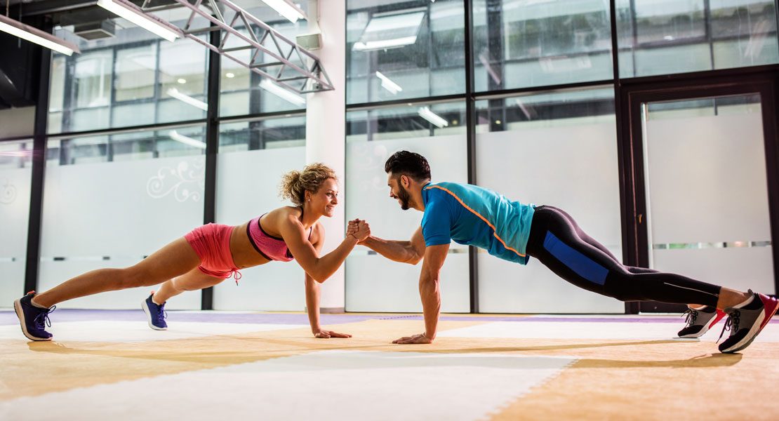 Fit zu zweit Das perfekte PartnerWorkout AJOURE.de