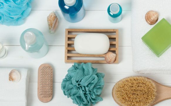 Umweltfreundliche Kosmetik: So kannst du in deinem Badezimmer Müll einsparen