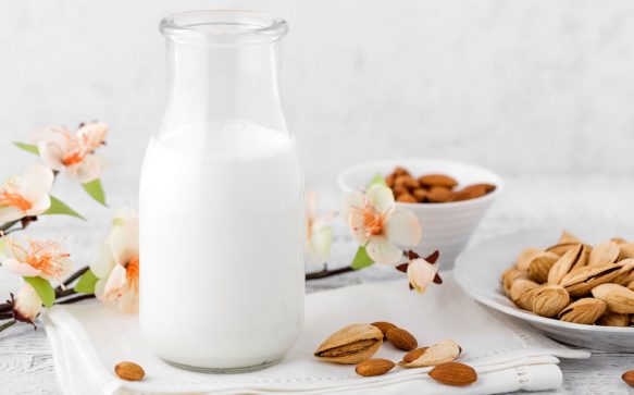 Mandelmilch: Darum lohnt sich der Griff zur veganen Alternative