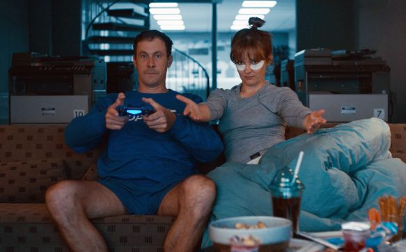 Gewinnspiel zum Kinostart von ZWEI IM FALSCHEN FILM