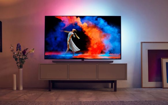 Gewinne einen ultraflachen Philips 65OLED973 TV mit Ambilight!