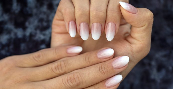 Babyboomer Nails: So edel ist der neue Nageltrend
