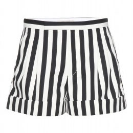 schwarz-weiß gestreifte Shorts von Marc Jacobs