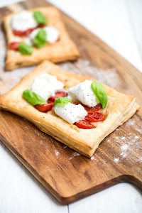 2014_BlaetterteigCaprese_HeikeNiemoeller_2