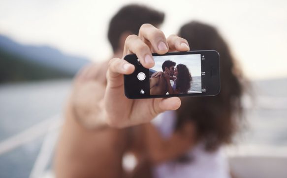 Couple-Selfies: Coole DIY-Ideen für außergewöhnliche Pärchen-Fotos