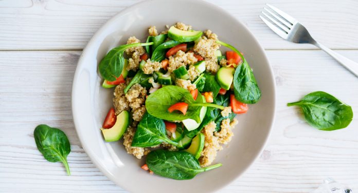 Quinoa Avocado Salat