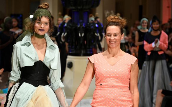 Vincent Van Gogh als Inspiration: Die SS 2018 Kollektion von Anja Gockel