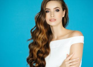 Was tun gegen Frizz? 8 Tipps für glattere Haare