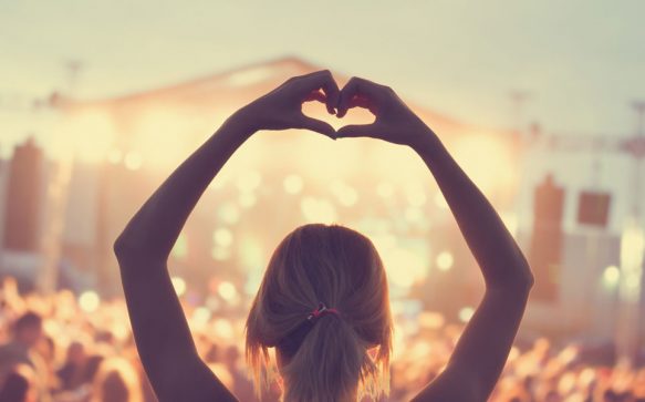 Grün rockt: Mit diesen Festival-Tipps kannst du nachhaltig feiern