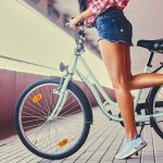 So wirkst du mit flachen Schuhen groß und schlank