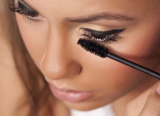 Make-up-Basics für Kontaktlinsenträger