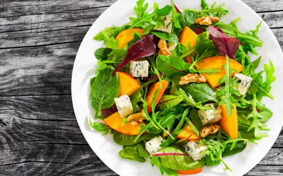 So wird dein Salat zur Kalorienbombe!