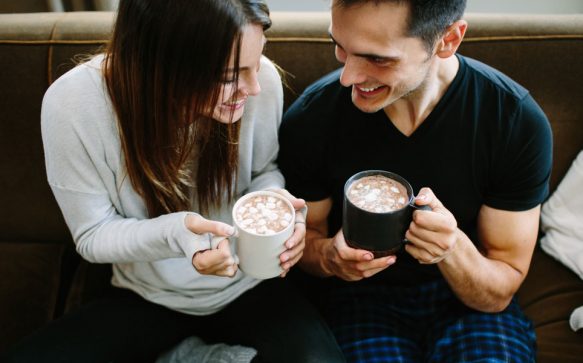 Cuffing – der neue Trend am Dating-Himmel