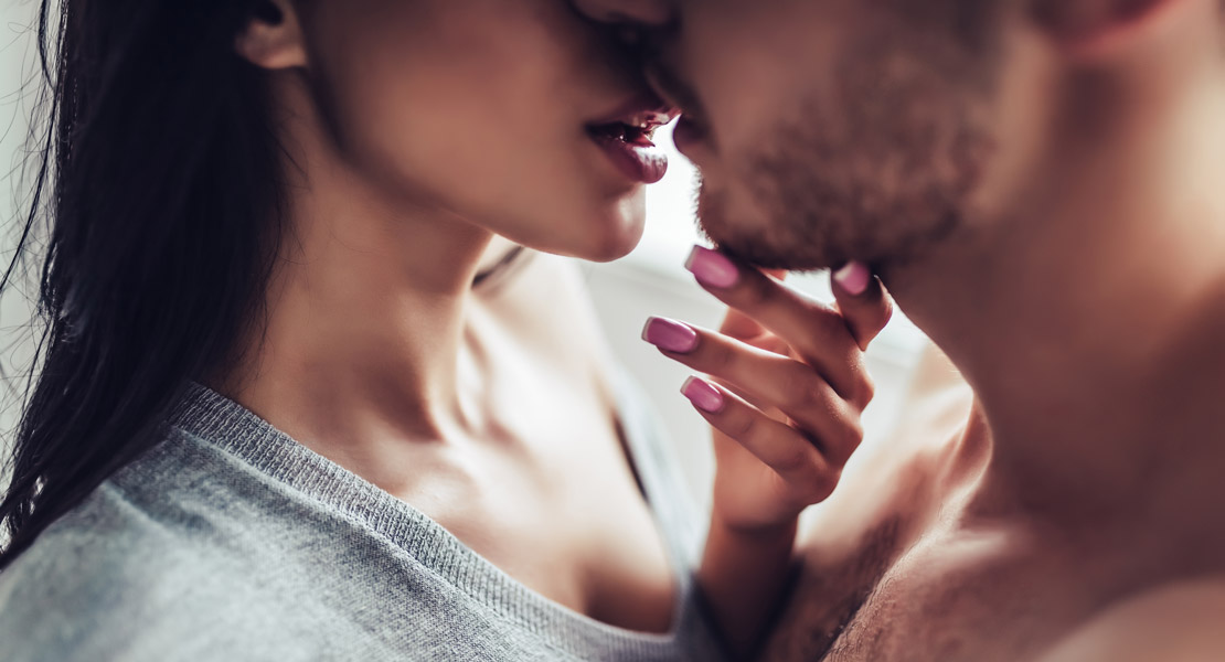 Sexy Frau Streichelt Ihn Und Macht Ihn Kommen Sexy Frau Streichelt Ihn Und Macht Ihn Kommen