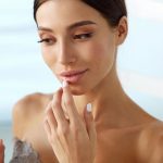 Rötungen und Risse: Was tun gegen trockene Lippen?
