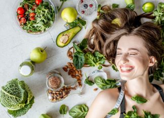 Haut straffen durch Ernährung