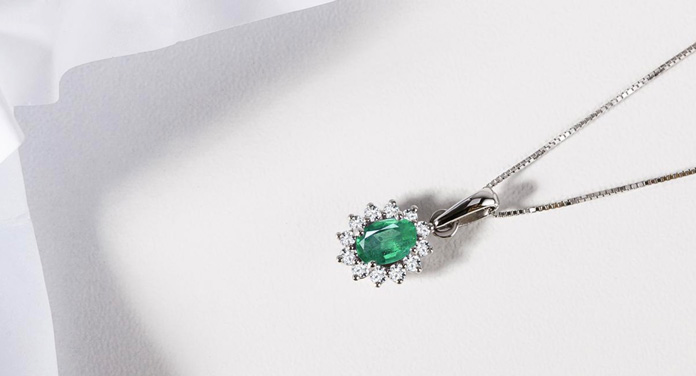 Kette mit Smaragden