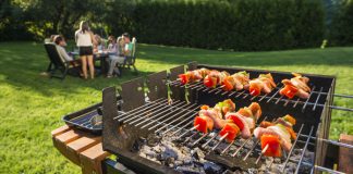 Kokosnuss-Kohle - die nachhaltige Alternative für den Grill