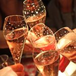 Exklusiven Champagner im Zuge von besonderen Momenten genießen