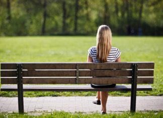 Benching – So wehrst du dich gegen die fiese Dating-Masche