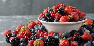 Superfood Beeren: So helfen dir die roten Früchte beim Abnehmen