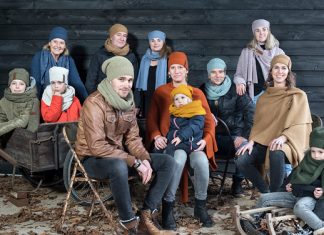 Strickmode und Dreieckstücher von Knit Factory