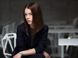 Paula Beer im Portrait