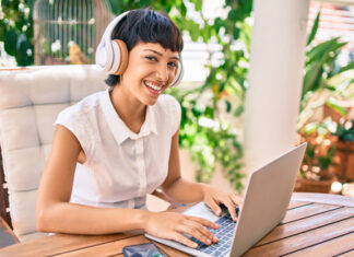 Homeoffice im Freien: Tipps fürs effektive Arbeiten auf Balkon oder Terrasse