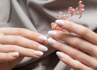 Weniger ist Mehr: Elegant und schlicht mit Milky Nails