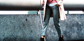Graue Hose kombinieren