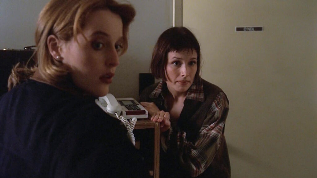 Gillian Anderson und Shawnee Smith in Akte X: Die unheimlichen Fälle des FBI (1993)