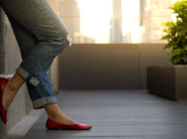 Schuhe und Jeans kombinieren