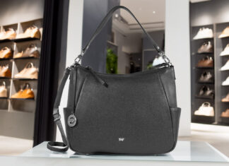 Handtaschen aus Leder in einem Geschäft