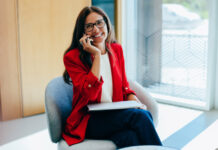 Mode & Körpersprache: Die stille Power deines Auftritts Mode & Körpersprache: Die Macht des ersten Eindrucks