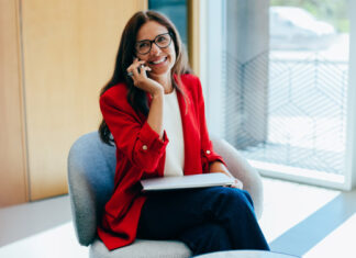 Mode & Körpersprache: Die stille Power deines Auftritts Mode & Körpersprache: Die Macht des ersten Eindrucks