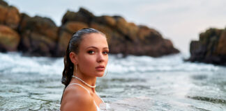 Setze ein Statement mit originellem und auffälligem Schmuck wasserfester Schmuck