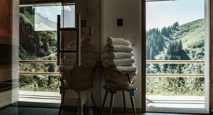 Gewinne einen mydays-Gutschein für eine Auszeit hoch über dem Tegernsee 2 Berghotel Altes Wallberghaus Sauna