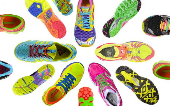 Schriller geht’s kaum noch – knallbunte Neon-Sneakers