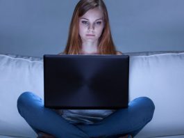 Jeder zeigt sich auf Facebook nur von seiner Schokoladenseite.