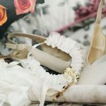 Keine Hochzeit ohne die passenden Brautschuhe und Accessoires