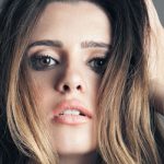 Der Disney-Star Laura Marano hautnah