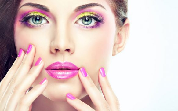 Auffälliges Make-up in Neon